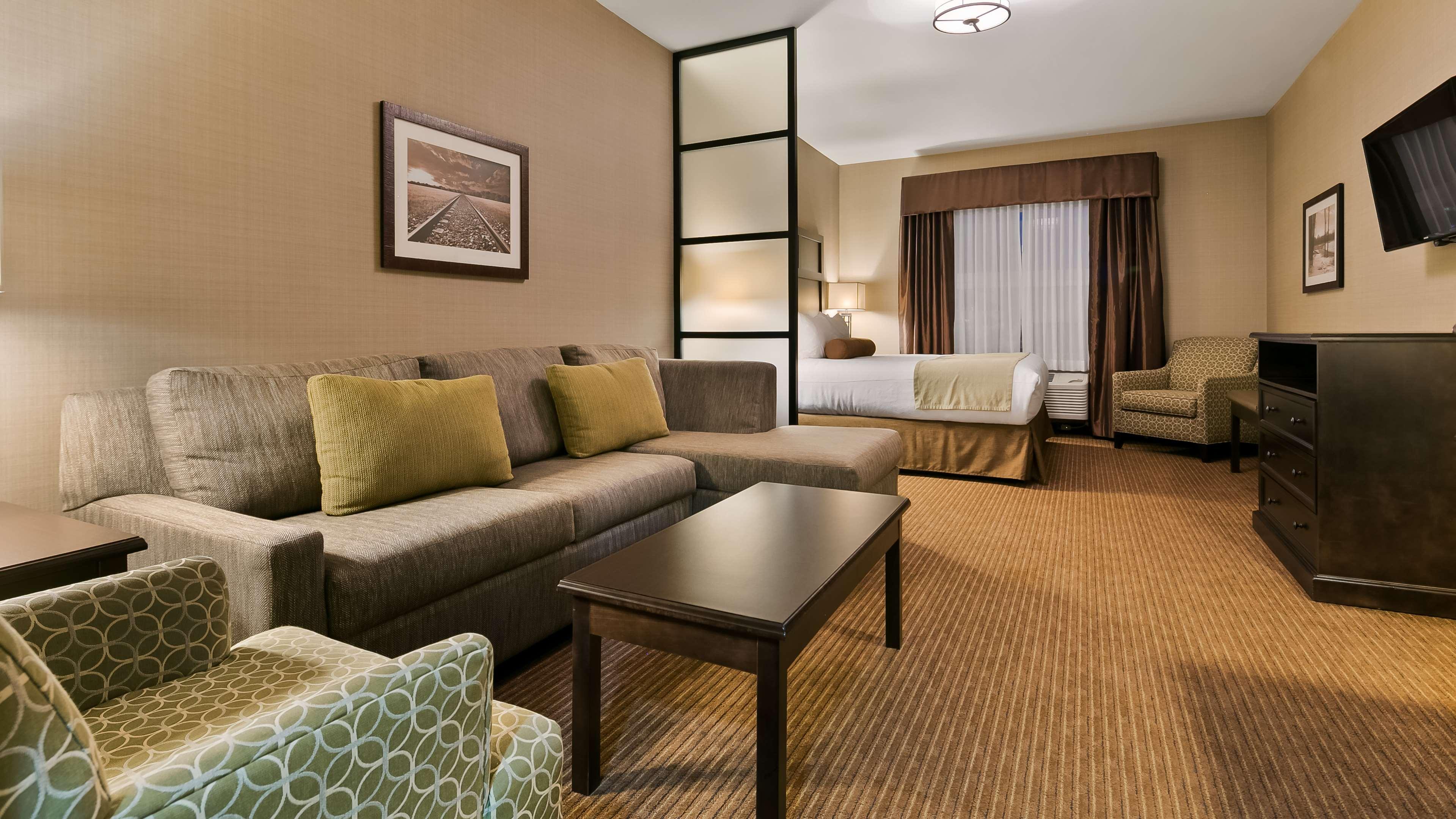 Best Western Plus Okotoks Inn & Suites Exterior foto